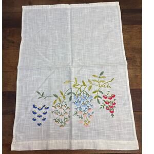 Vintage Handmade Floral Pattern Needlepoint Linen Guest Tea Towel Hand Towel